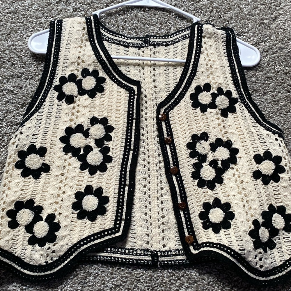 Crocheted flower Button up cropped